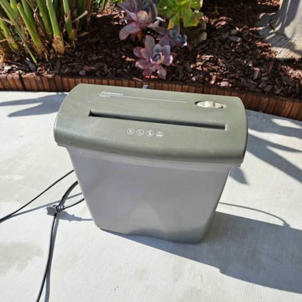 Fellowes P400C-2 Paper Shredder